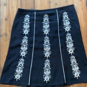Embroidered skirt Ann Taylor Loft and 14p